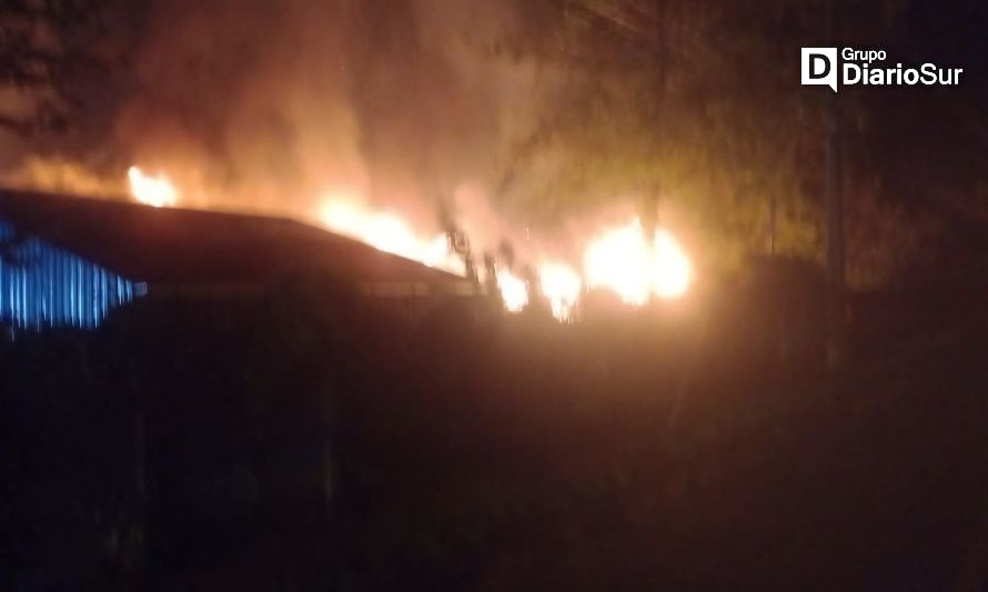 Reportan fuego en gimnasio en Osorno