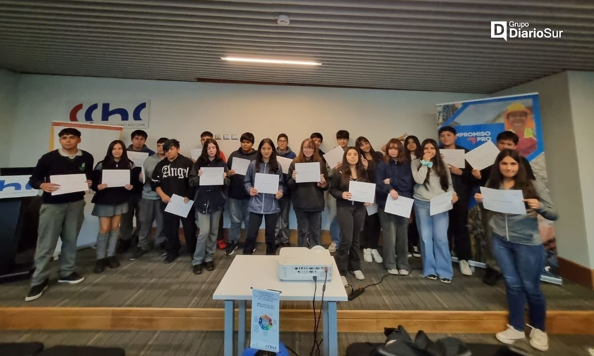 Estudiantes de la Provincia de Osorno recibieron el Premio Mejores Alumnos