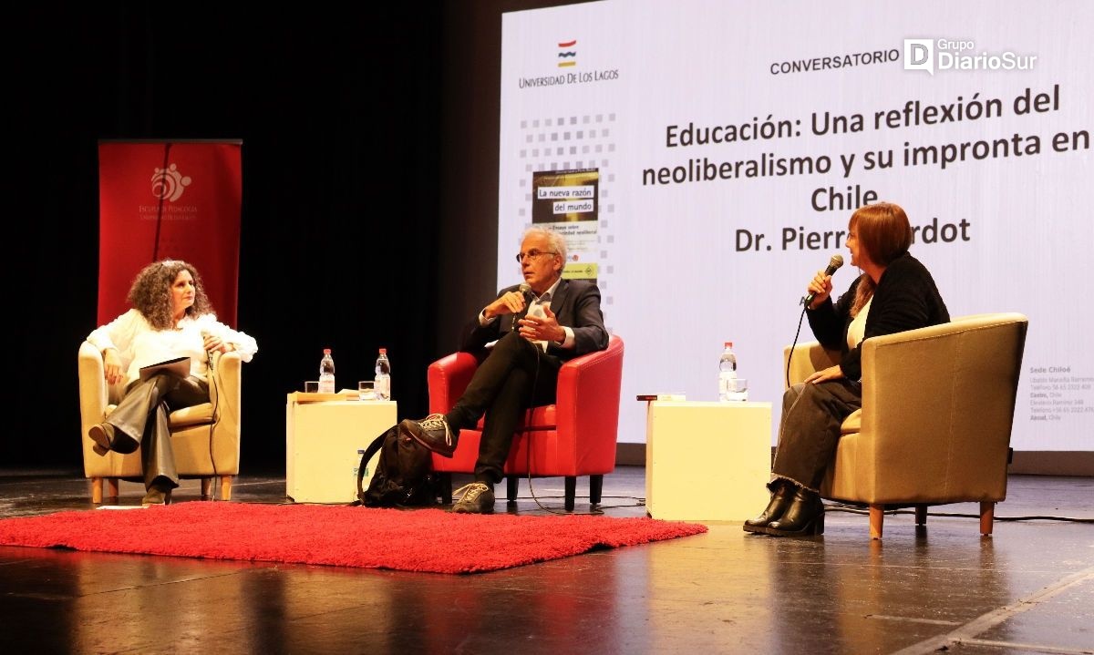 Doctor Pierre Dardot destacó el rol reflexivo de la ULagos en el sistema educativo chileno