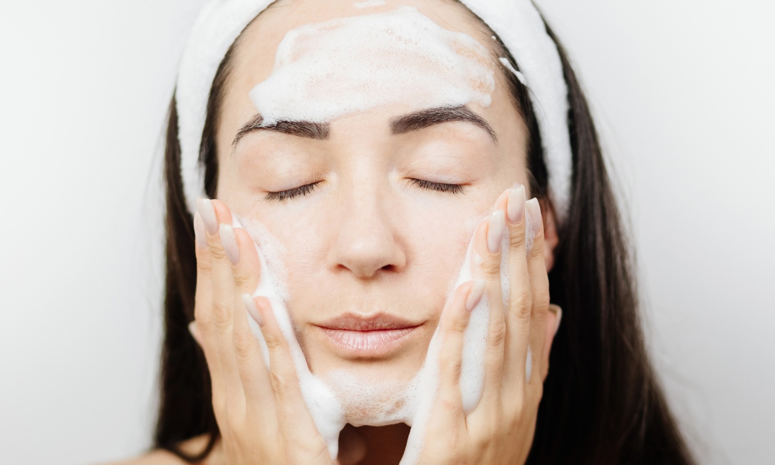 Todo lo que necesitas saber sobre limpieza facial