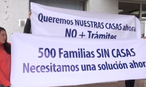 Vecinos protestan por atraso de dos años en entrega de viviendas