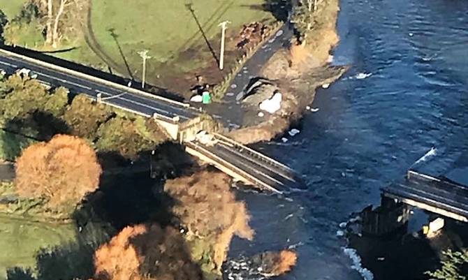 Caída de puente Cancura deja una persona muerta y 6 heridas
