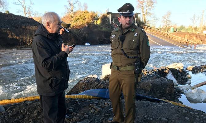 Alcalde de Osorno ofrece ayuda tras el colapso del viaducto