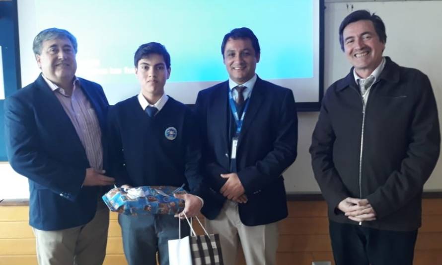 Estudiantes de Los Muermos premiado en  concurso nacional de Sernac