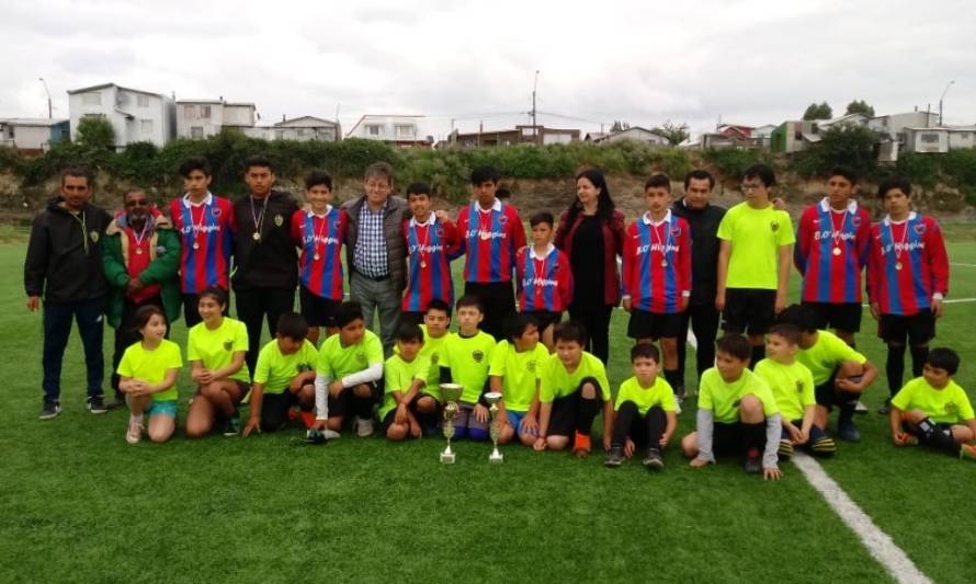 Escuela Bernardo O'Higgins ganó el primer Campeonato Escolar de Fútbol 