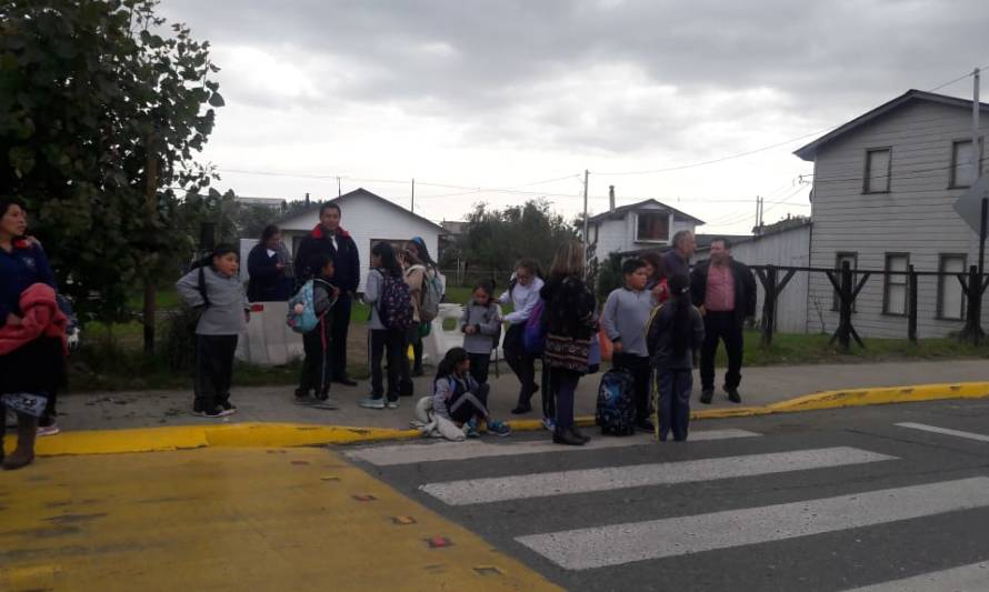 Apoderados de Colegio Chiloé, en Ancud, se reúnen con autoridades de educación