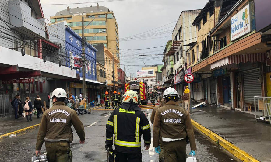 LABOCAR investiga causas que habrían generado incendio en calle Varas