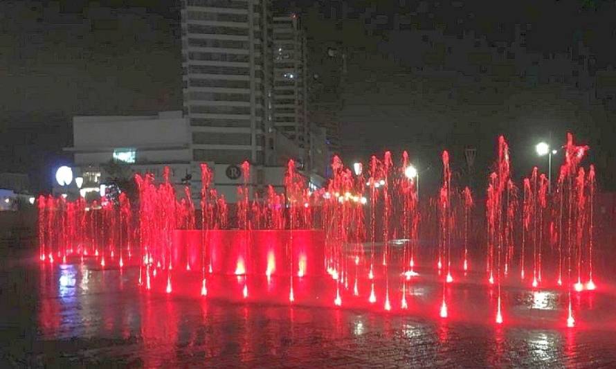 Así fue la inauguración de la pileta de aguas danzantes del centro de Puerto Montt