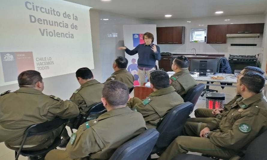 Carabineros de retenes rurales reciben capacitación para atender víctimas de violencia intrafamiliar