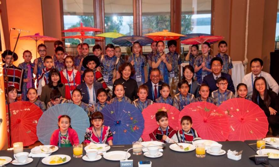 Delegación de China  desayunó con estudiantes de la Red Colegios Patagonia