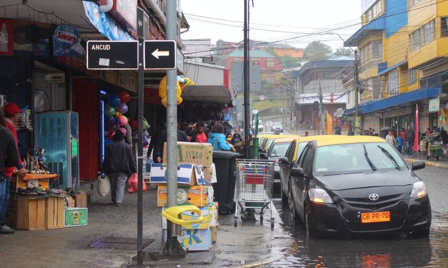 Nuevamente postergan vigencia de ordenanza que regula comercio ambulante en Puerto Montt