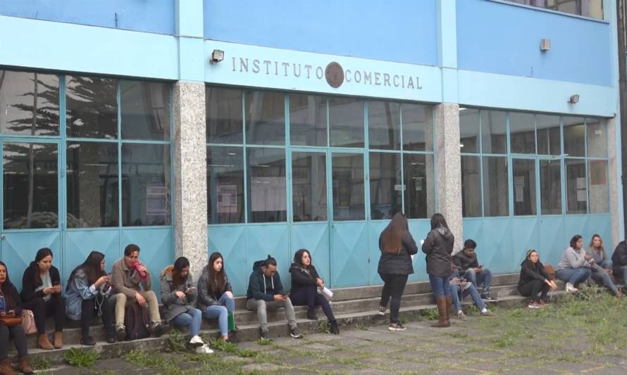 Un intento de toma marcó primera jornada de PSU en Puerto Montt