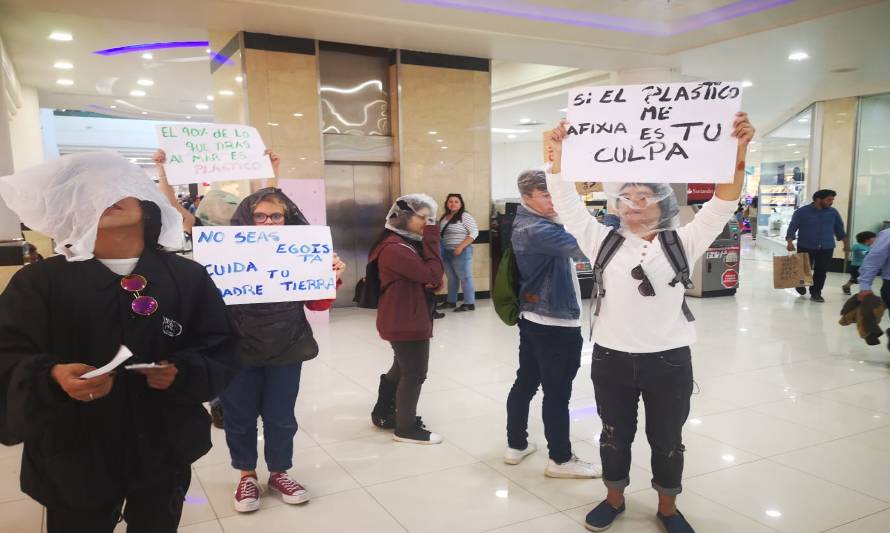 Protesta de Fridays for Future en mall Paseo Costanera de Puerto Montt