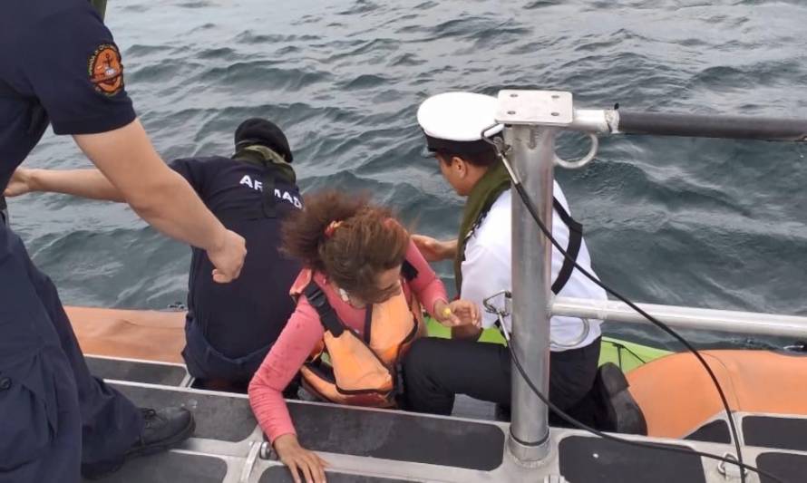 Armada rescató a kayakista en el Canal de Chacao