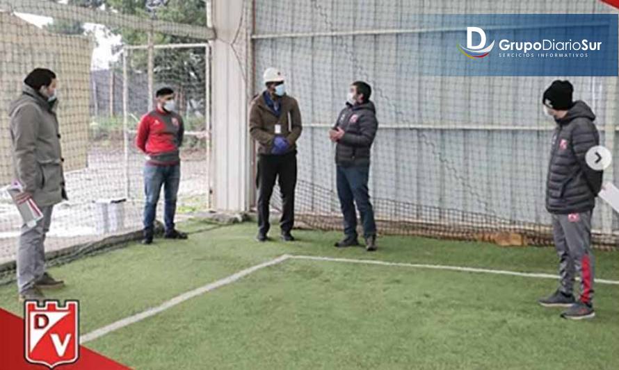 Futbolistas de Deportes Valdivia en cuarentena por caso de Covid-19