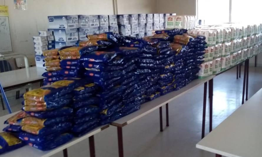 Comienza entrega de alimentos a estudiantes de la escuela Sociedad de Socorros 