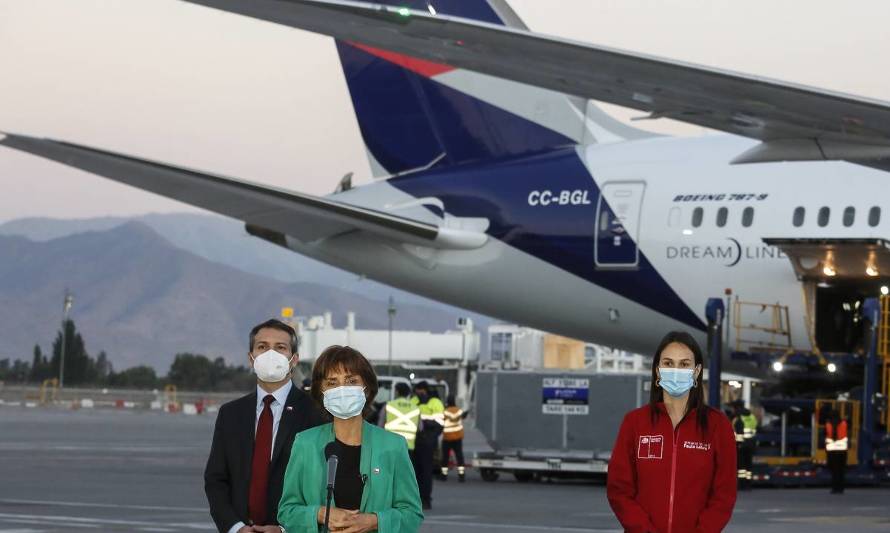 88.725 nuevas dosis: Llega a Chile tercer  cargamento de vacunas COVID-19