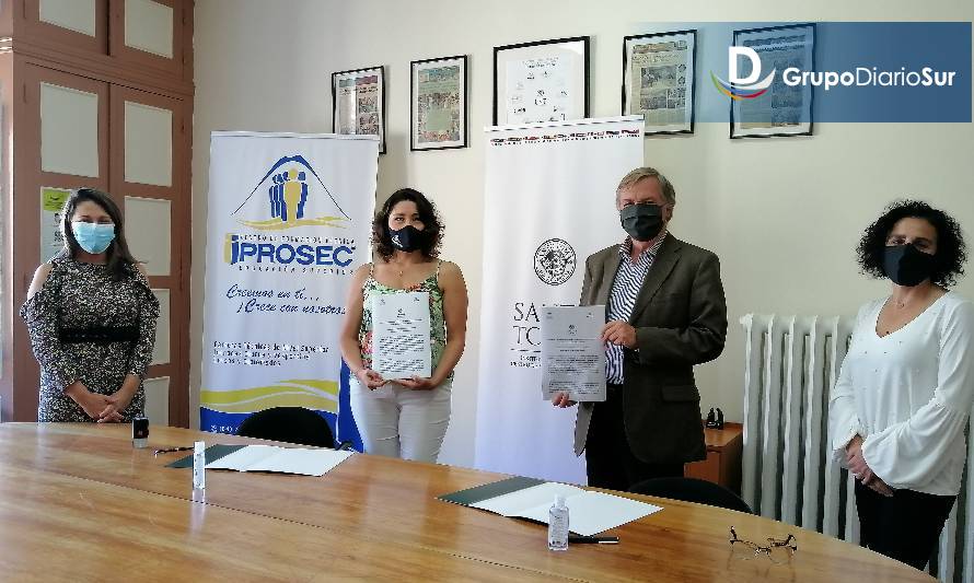 Santo Tomás Osorno y CFT Iprosec firman convenio de colaboración y continuidad de estudios 