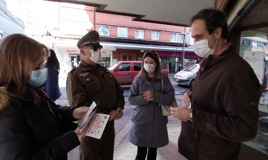 Cámara de Comercio Osorno junto a Carabineros recorrieron centro de la ciudad informando medidas de seguridad para evitar delitos