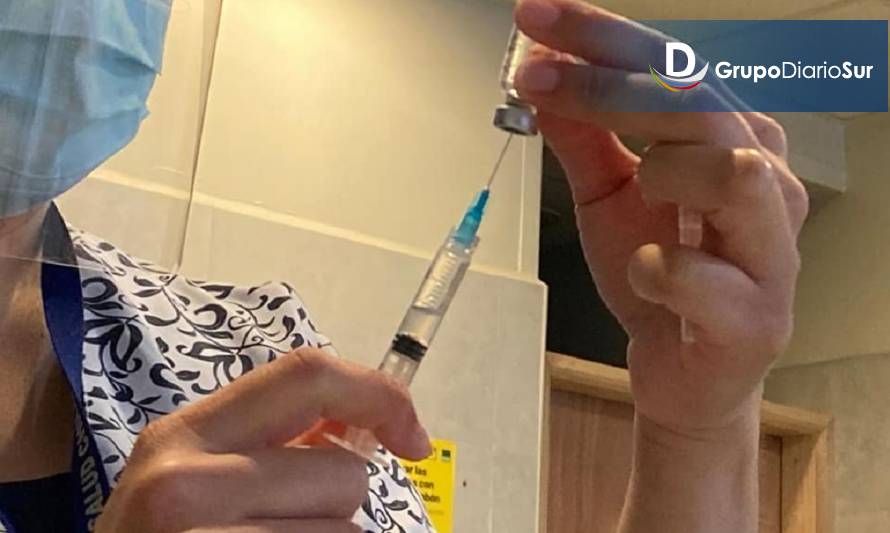 Covid-19: Comenzó vacunación de adolescentes de 17 años sin comorbilidades