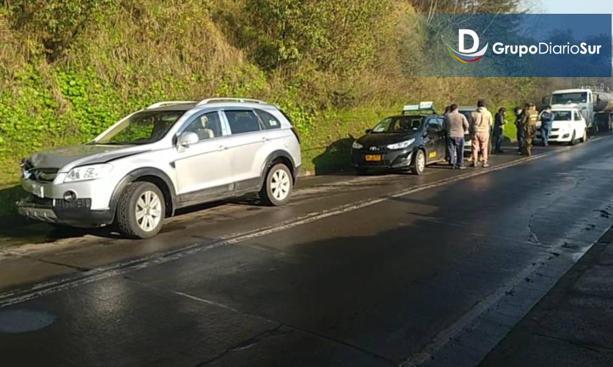 Cuatro vehículos y un camión protagonizan colisión múltiple en Osorno  