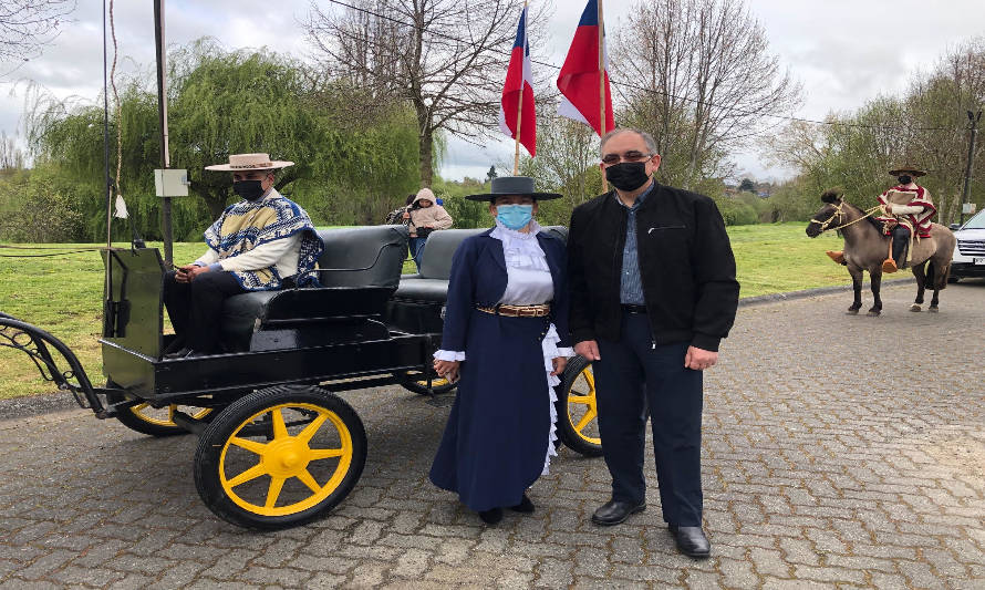 Folcloristas se lucieron en desfile en el parque Chuyaca de Osorno