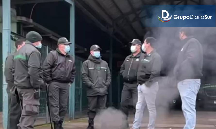 Gendarmes de penal de Osorno se movilizan para pedir la salida de oficiales 