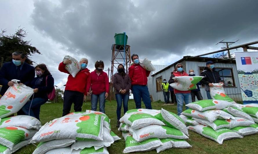 Ministerio de Agricultura entregó en Osorno más de 42 toneladas de alimento animal para enfrentar la escasez hídrica
