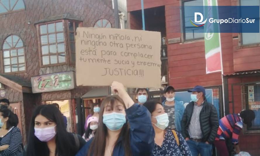 Saquearon frutería cuyo dueño es acusado de abuso sexual en Chiloé