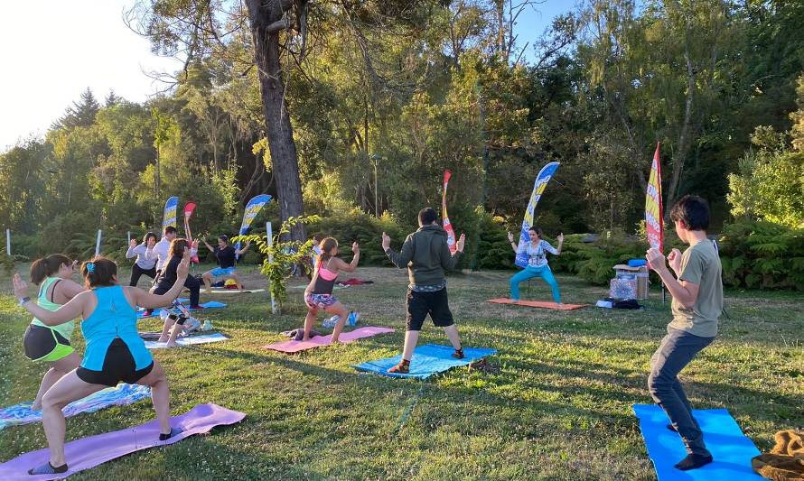 Este viernes continúan las clases gratuitas de yoga 