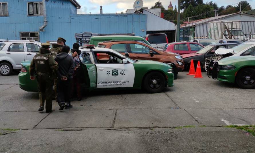 Carabineros detiene a dos sujetos vinculados a robo en centro de Puerto Montt