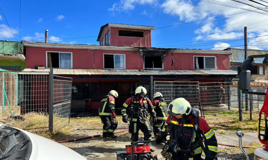 Incendio afectó antigua casa del centro de Puerto Montt 