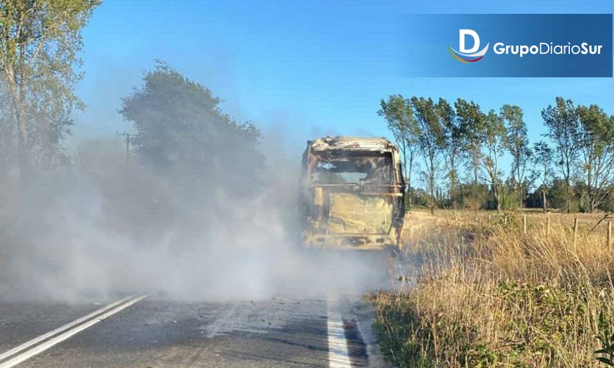 Bus del Daem de Lago Ranco se incendió en la ruta