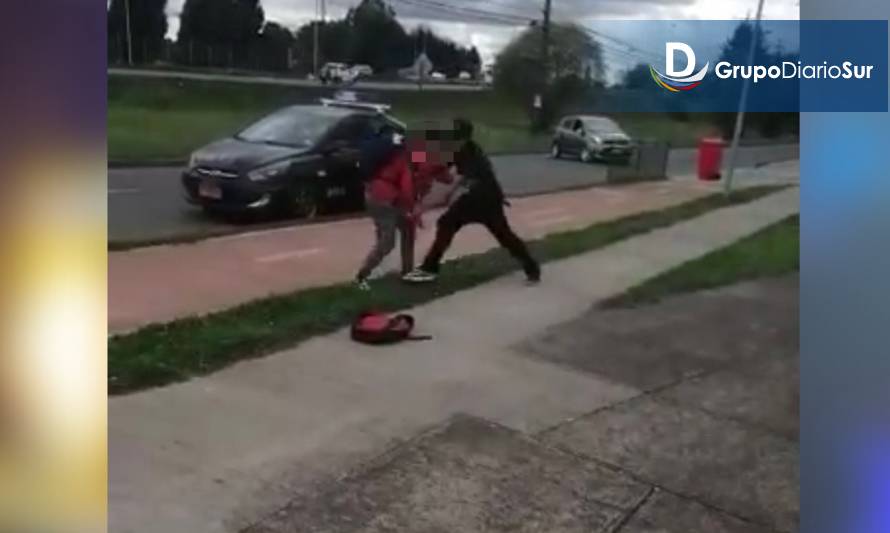 Liceo evalúa caducar matrícula de los dos alumnos involucrados en pelea