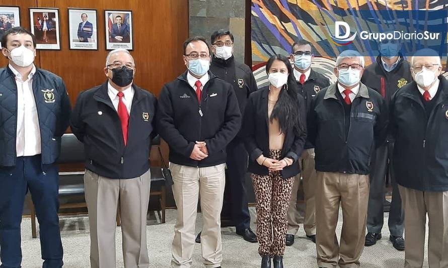 Bomberos de Osorno se reunieron con delegada provincial