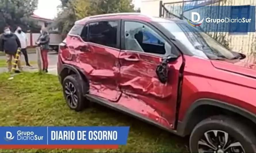 Una grúa y un vehículo chocaron en Osorno