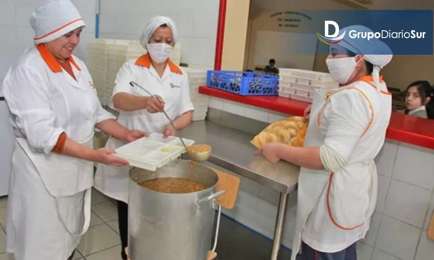 Manipuladoras de alimentos anuncian paro para mañana miércoles en Osorno