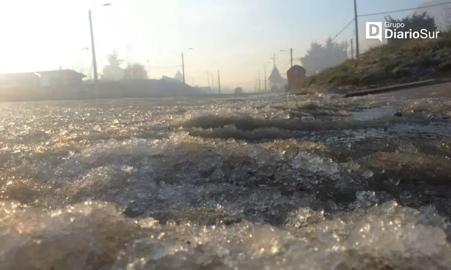Reportan accidentes de tránsito producto del hielo en Pilauco 