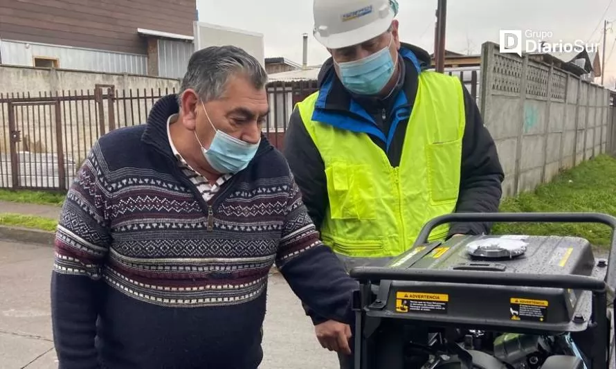 Pacientes electrodependientes de Osorno reciben equipos de respaldo