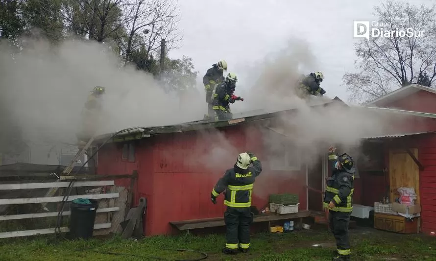 Bomberos de Osorno acuden a incendio estructural en Rahue Alto