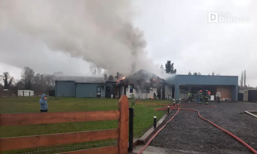 Dos incendios se registraron en Osorno casi a la misma hora esta tarde 