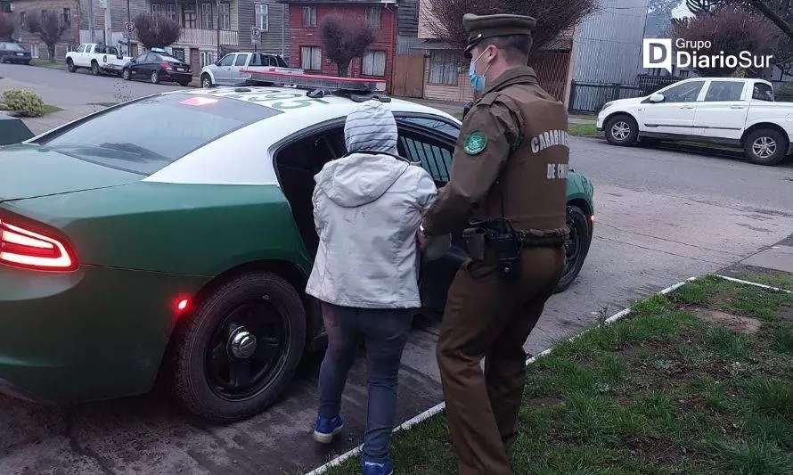 Dos mujeres detenidas por asalto a transeúnte en Osorno
