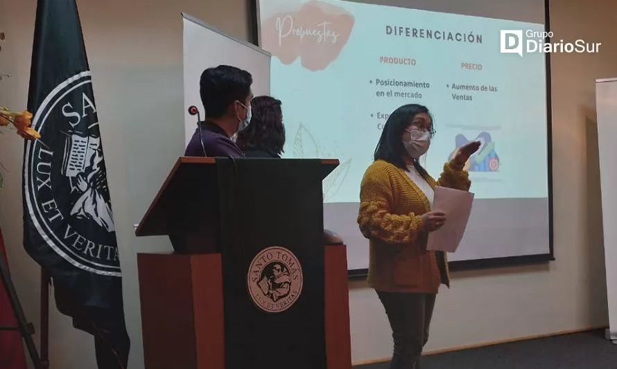 Estudiantes de administración de Santo Tomás Osorno apoyan a emprendedores locales 