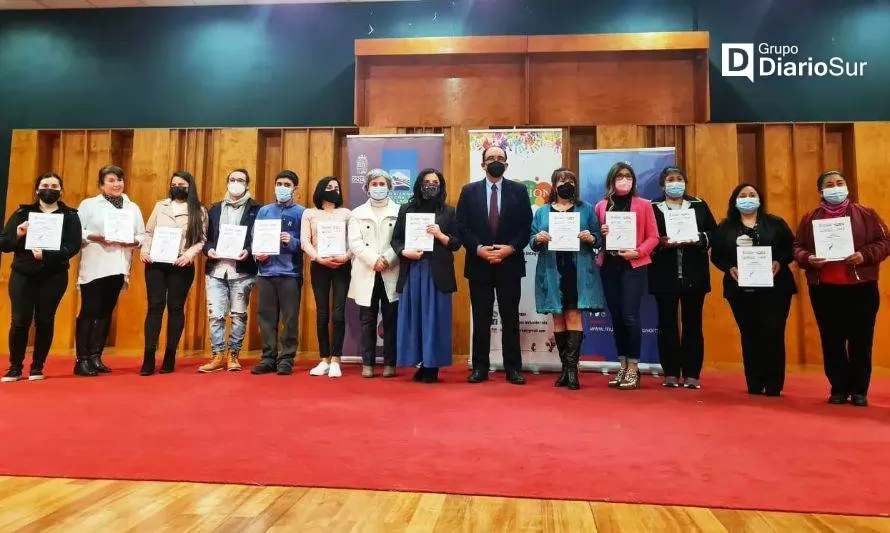 Certifican a participantes en curso de lengua de señas en Osorno