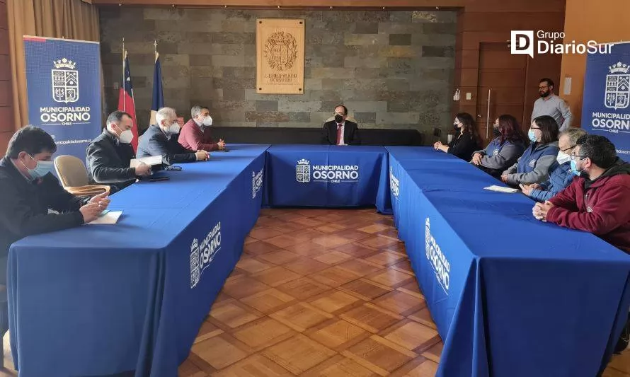 Osorno: alcalde se reunió con estudiantes para abordar temas de infraestructura