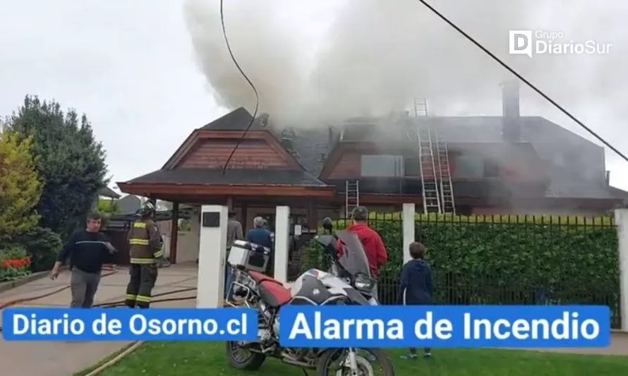 Incendio generó graves daños en casa ubicada a pasos del Hospital de Osorno 