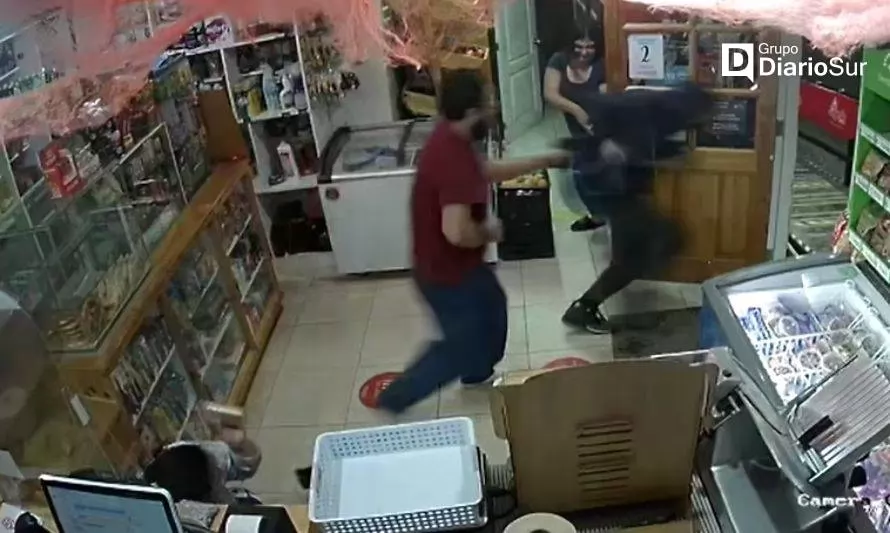 Osorno: dueños de local repelieron a adolescentes que intentaron asaltarlos