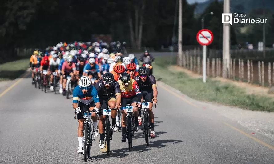 Ciclistas de Los Ríos y Los Lagos ganaron el IV Grand Prix Lago Ranco by WTW 2022