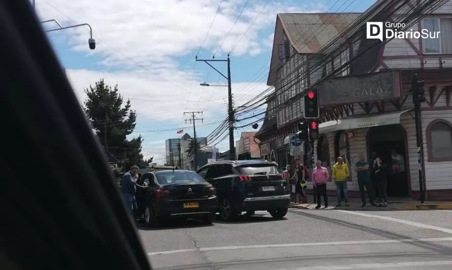 Reportan colisión múltiple en el centro de Osorno