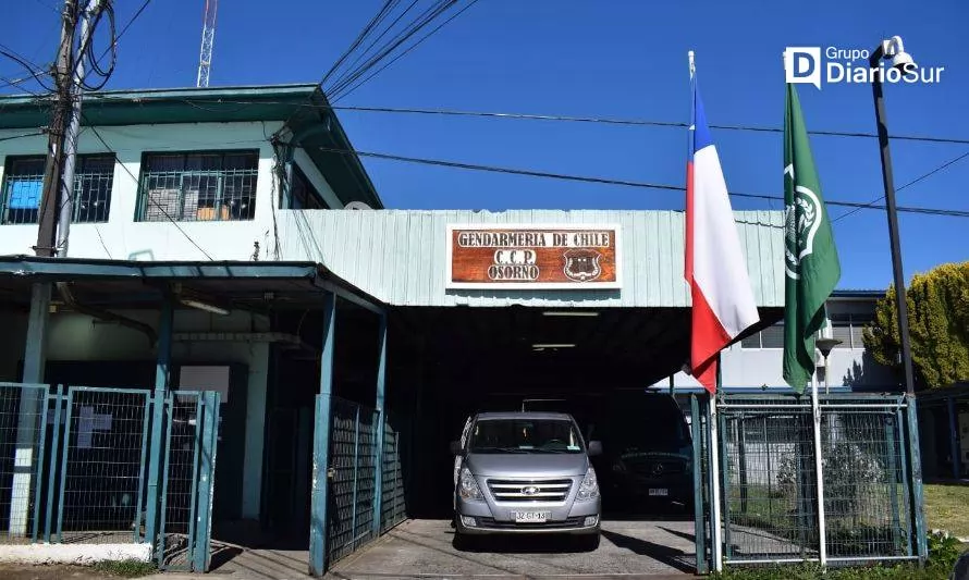 Reos agredidos en la cárcel de Osorno permanecen hospitalizados